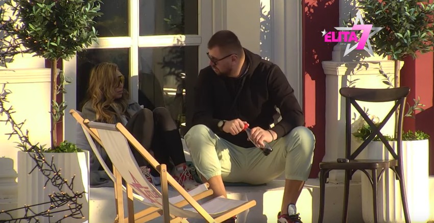 Janjuš i Aneli se svađaju u vezi