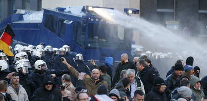 A co tam z waszą demokracją, sąsiedzi?