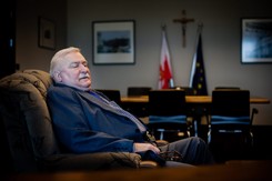 Lech Wałęsa zmienia zdanie ws. imigrantów. 'Są nakarmieni, nieźle ubrani, może bogatsi od nas'
