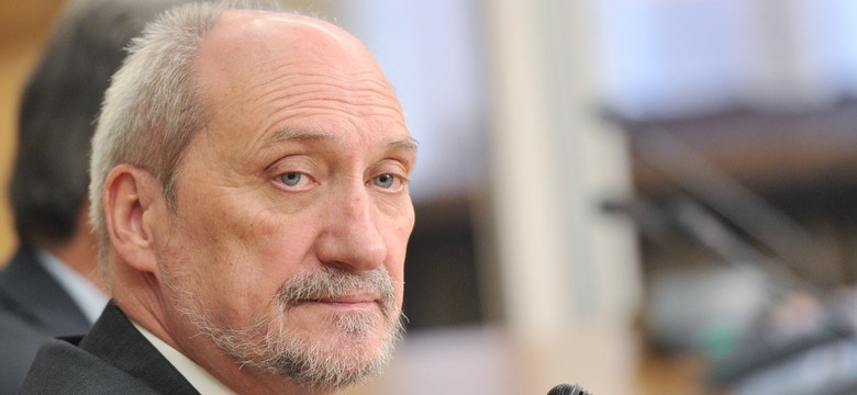 Macierewicz przed komisją? "Trzeba zareagować, bo przyjdą następni szaleńcy"