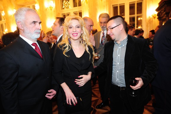 NAŠA GLUMICA OBNAVLJA MANASTIR U KOM POČIVA NJEN OTAC: "Kuća se srušila, samo je stajao zid na kom je bila ikona Presvete Bogorodice"