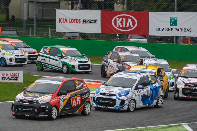 Zawody Kia Lotos Race 2017 na torze Monza (13. Ładniak)