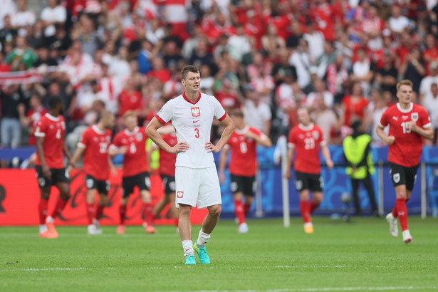 Paweł Dawidowicz po stracie trzeciego gola w meczu grupy D piłkarskich mistrzostw Europy z Austrią