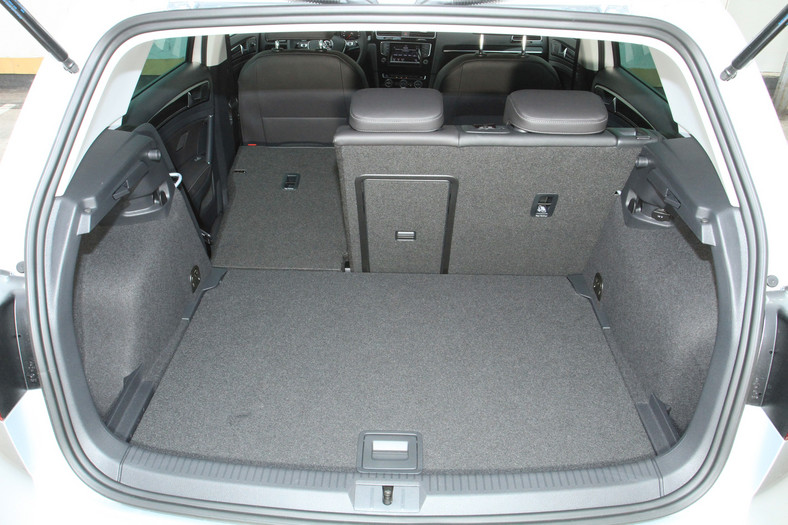 Volkswagen Golf VII - bagażnik