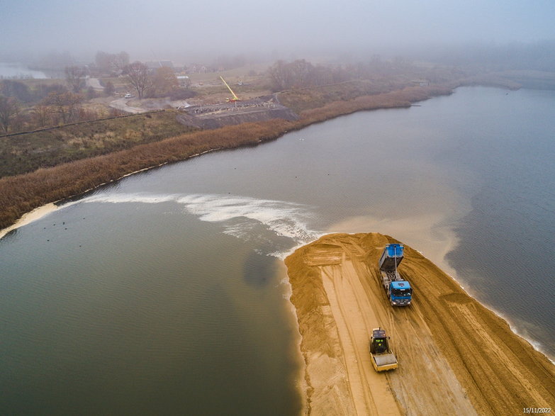 Budowa drogi ekspresowej S-1 - odcinek węzeł Oświęcim - Dankowice - zdjęcia z drona - 15.11.2022 - autor: GDDKiA