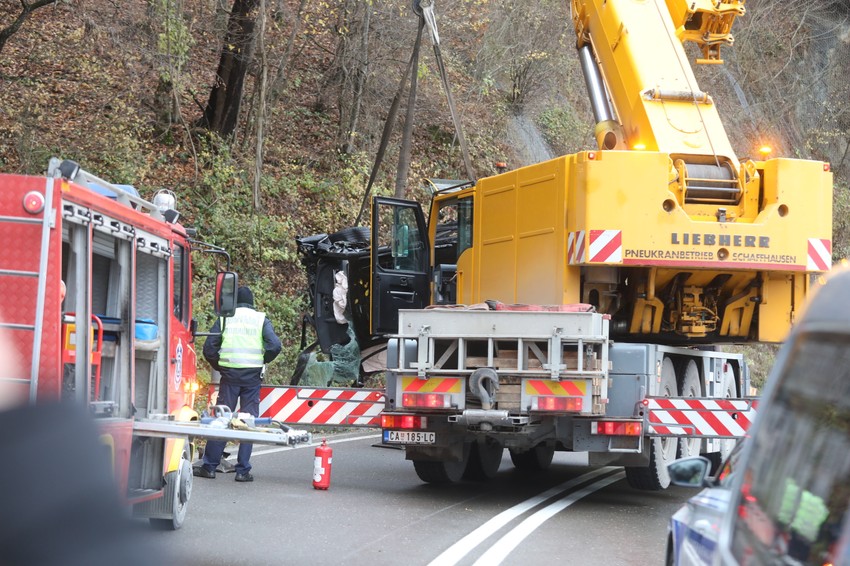 Izvlačenje auta u kojem je bila nestala Ana Radović