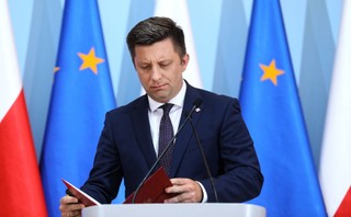 Dworczyk: W projekcie ustawy stworzenie rejestru lotów HEAD i zakaz przelotów dla rodzin