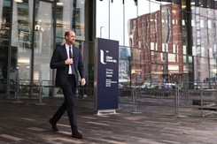 Przykry incydent z udziałem księcia Williama. Tak zareagował na niego tłum