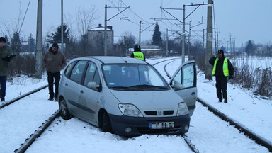 Pijany taksówkarz blokował tory w Ostrowcu Świętokrzyskim