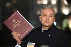 Biedroń o decyzji prezydenta: Pokazał, gdzie ma społeczeństwo