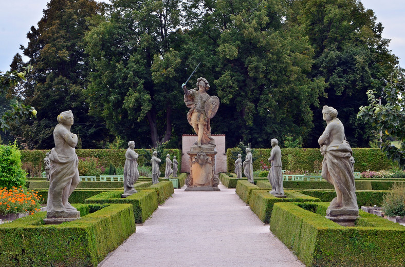 Kuks, w pałacowych ogrodach