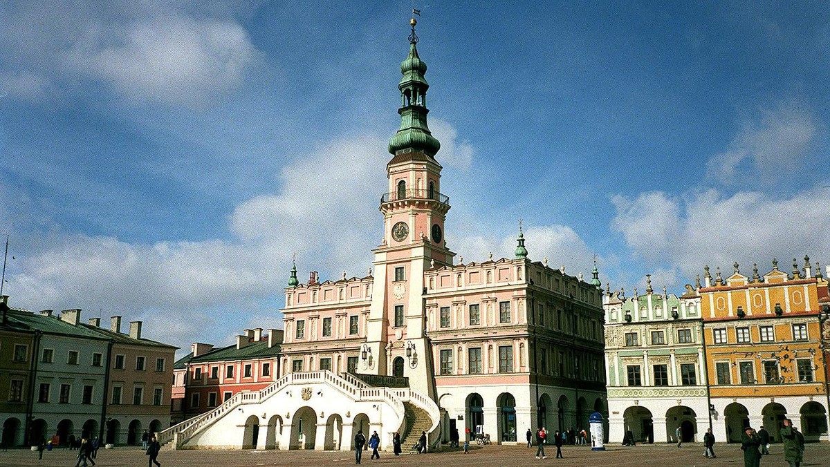 Prawie 96 mln zł ma kosztować odtworzenie historycznego przebiegu dawnych fortyfikacji Twierdzy Zamość. Powstała na przełomie XVI i XVII w., wielokrotnie przebudowywana, była jedną z największych na ziemiach polskich. Teraz ma być atrakcją turystyczną miasta.