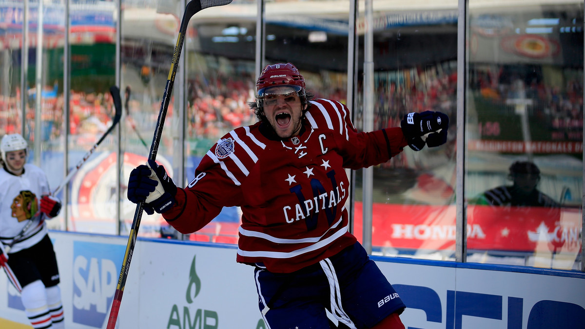 Aleksander Owieczkin należy do jednych z najlepiej i najczęściej grających ciałem napastników NHL. Rosjanin nie chciał i nie mógł użyć bodiczka na Roberto Luongo w spotkaniu Capitals z Panthers, ale w jednej z akcji mocno poturbował bramkarza Panter.