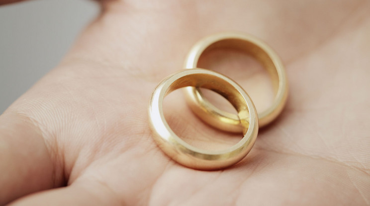 A házaspár jegygyűrűje is eltánt /Fotó: Northfoto - illusztráció