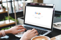 Czujny strażnik internetu. Jak Google blokował reklamy w 2020 roku