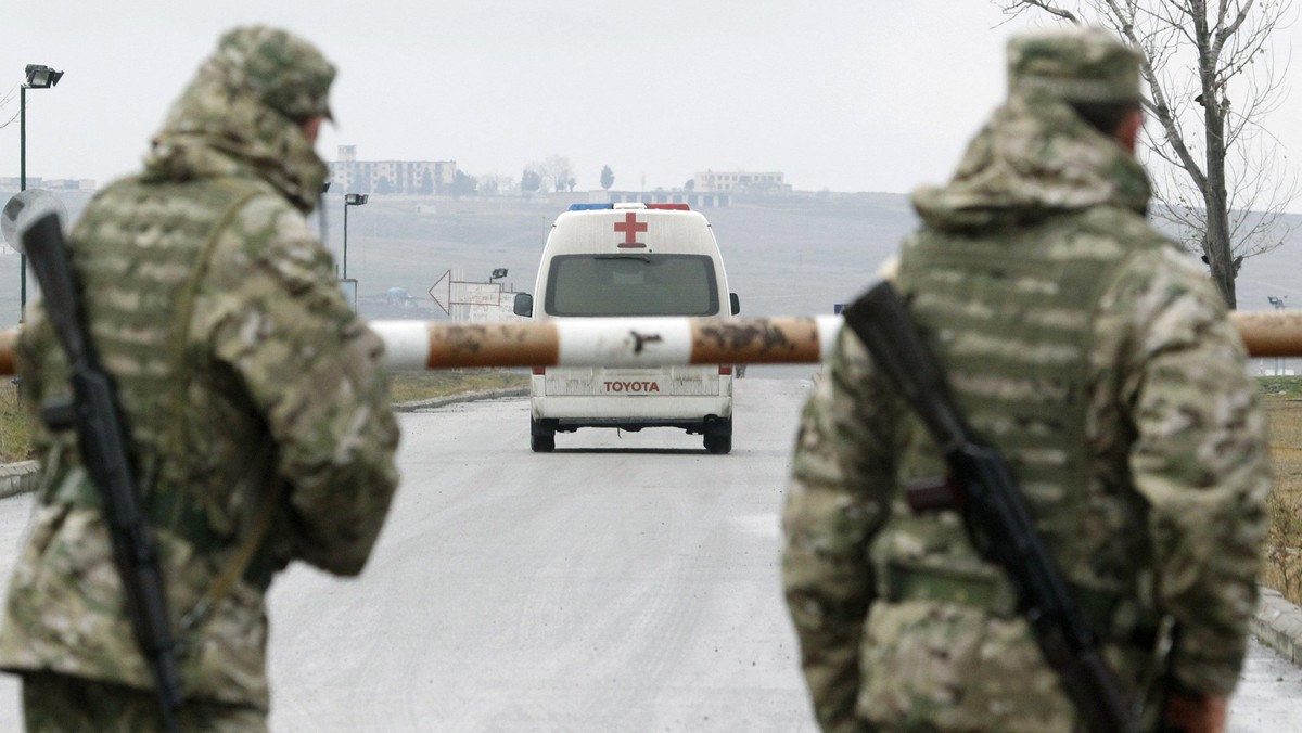 Trzej gruzińscy żołnierze zginęli, a 13 zostało rannych, gdy podczas ćwiczeń w bazie wojskowej na obrzeżach Tbilisi doszło do wybuchu pocisku moździerzowego - poinformowało Ministerstwo Obrony Gruzji.