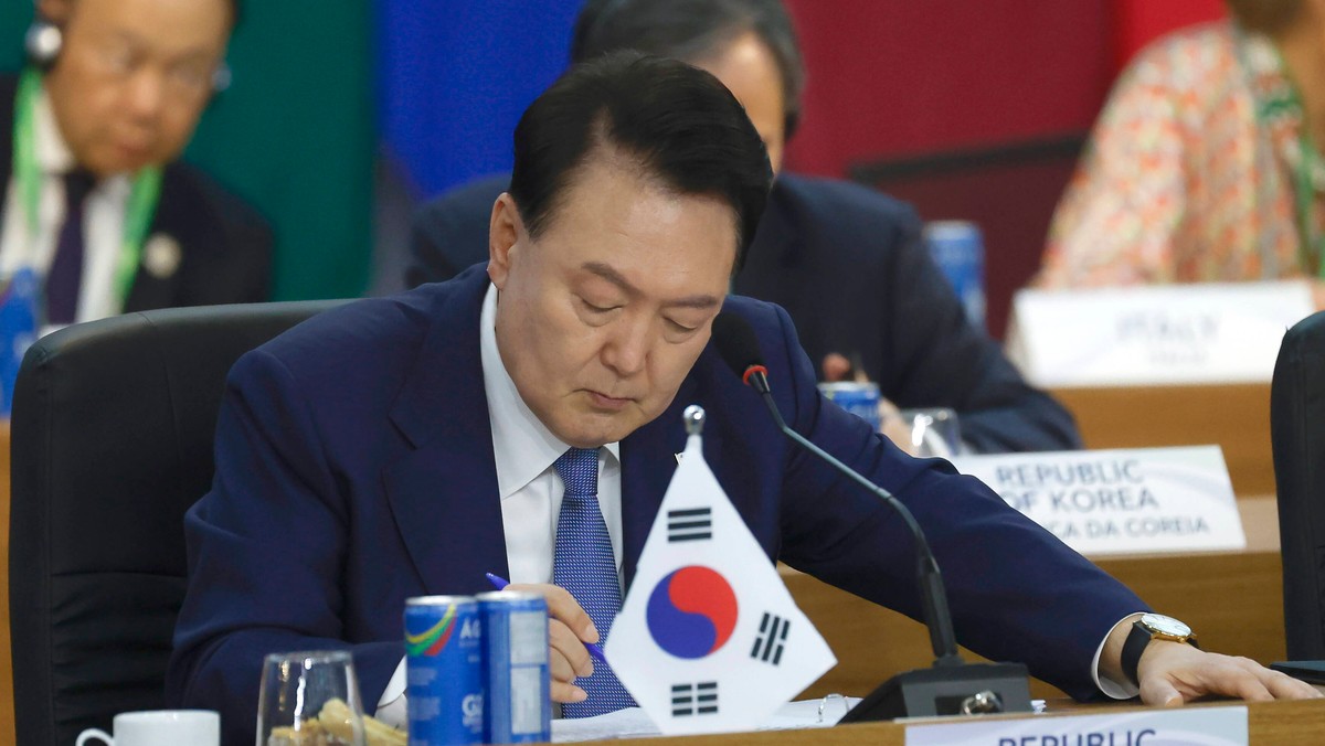 Prezydent Korei Południowej Jun Suk Jeol nie stawił się na przesłuchanie, co zagraża jego przyszłości politycznej [Źródło: Onet]