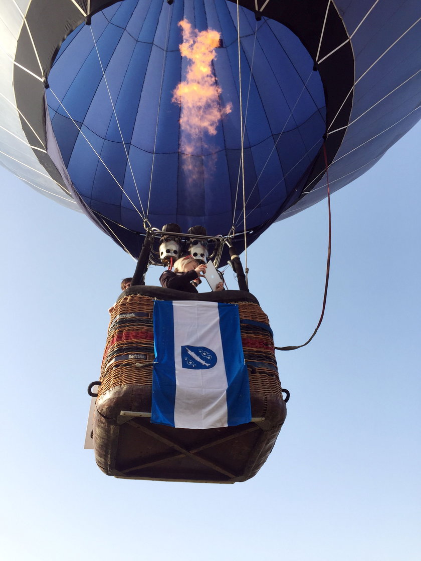 Adrian Kobus rybniczanin jest pilotem balonów