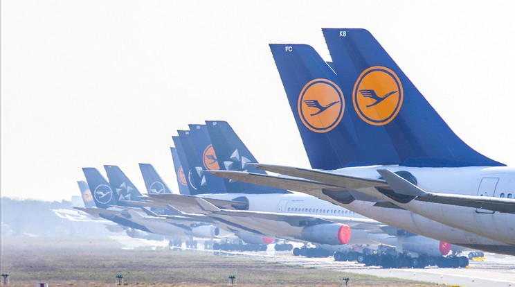 Megkapta az állami támogatás első részletét a Lufthansa. / Fotó: MTI/EPA/Armando Babani