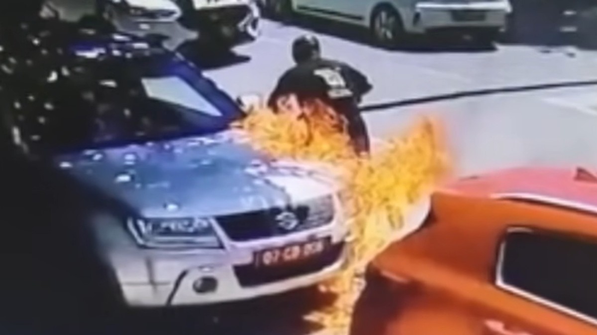 Paljenje automobila u Skoplju