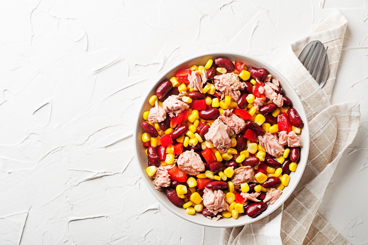 Healthy,Tuna,Salad,With,Corn,,Peppers,And,Beans,On,White