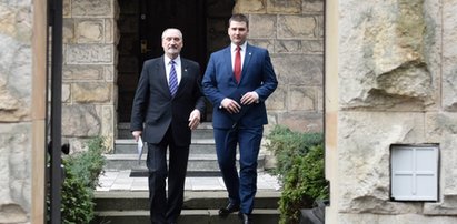 Macierewicz zadrwił z Szydło i Kaczyńskiego