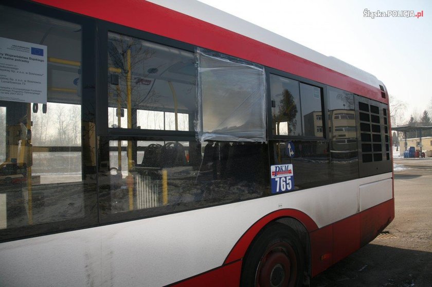 Ostrzelał autobus. Nie uwierzysz, jak się tłumaczy