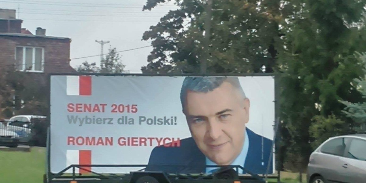 Roman Giertych złamał prawo? Baner na terenie szkoły