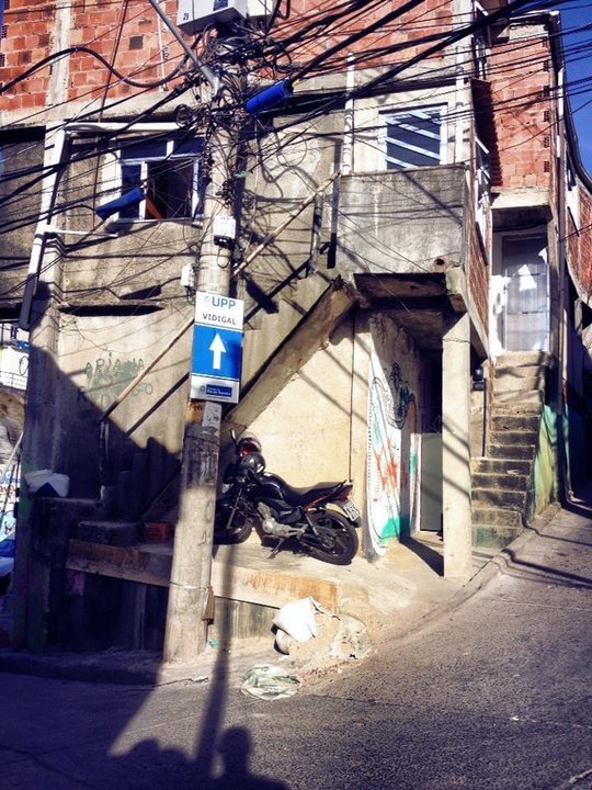 Estevao Silva da Conceicao mieszka z żoną i dwójką dzieci w slumsie (faweli) Paraisopolis na południu ponad dwudziestomilionowego Sao Paulo w Brazylii.