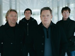 New Order w hołdzie Ianowi Curtisowi