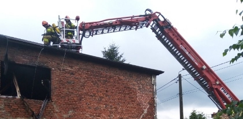 Tragiczny pożar w Orzeszu. Trzy osoby zginęły