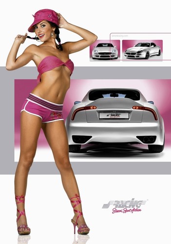 Brunetka i gadżety Simoni Racing