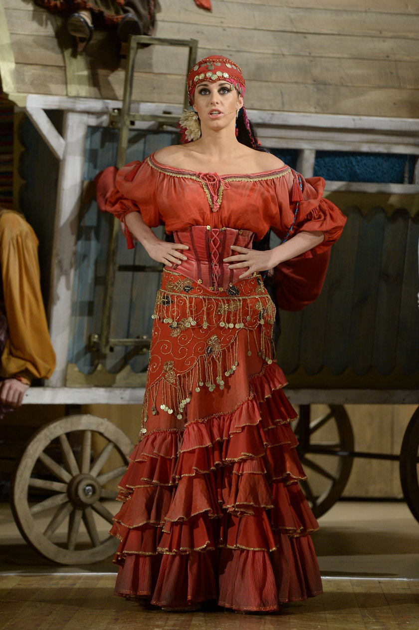 Julia Kamińska w roli cyganki w spektaklu "Zorro"