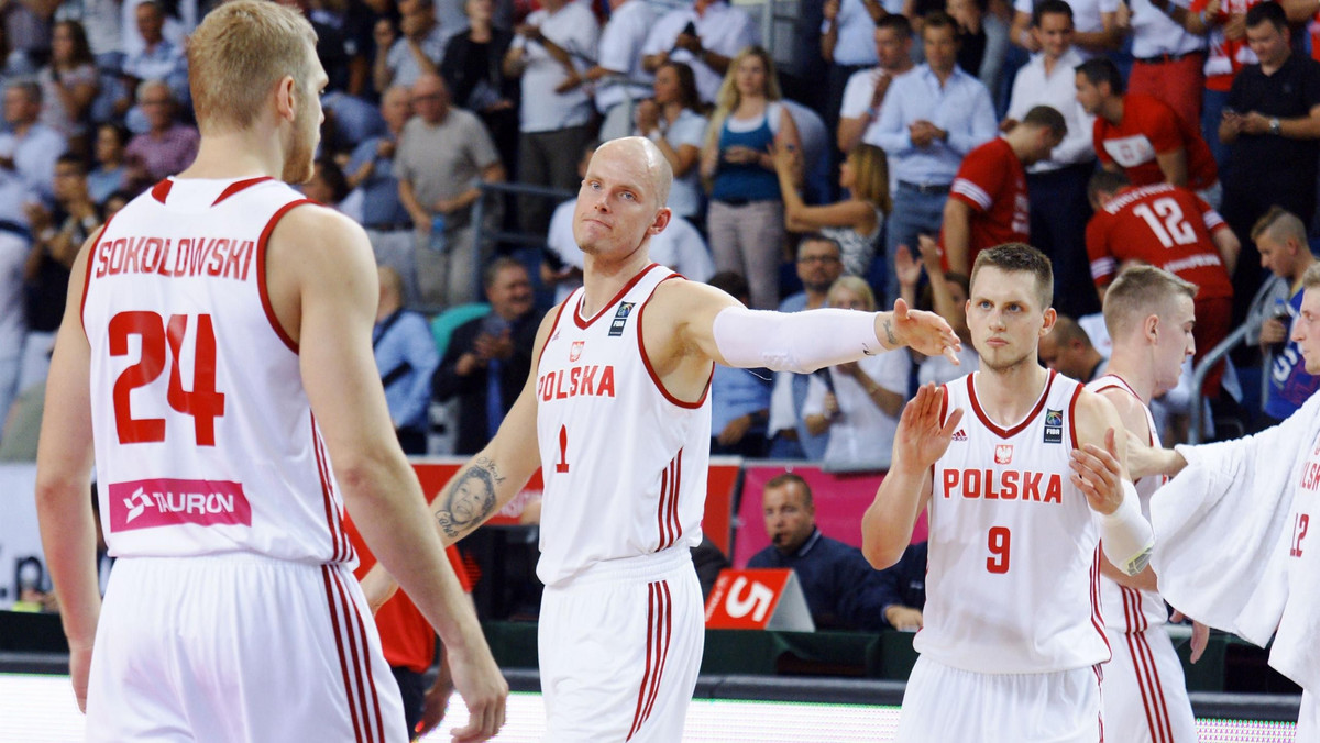 Reprezentacja Polski koszykarzy sobotnim meczem w portugalskim Oliveira de Azemeis rozpocznie rundę rewanżową w eliminacjach mistrzostw Europy 2017. Na półmetku rywalizacji biało-czerwoni mają bilans 3-0 i są bardzo blisko awansu do turnieju głównego.