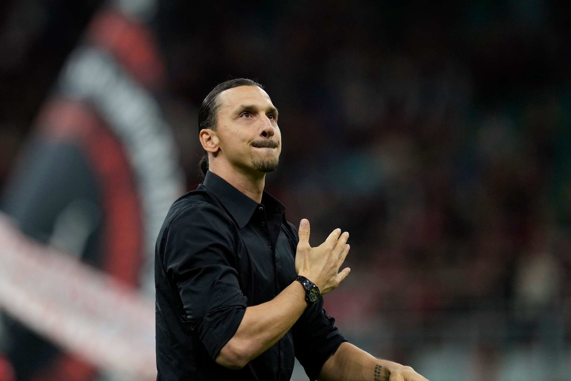 Švédsky futbalista Zlatan Ibrahimovič oznámil koniec kariéry.