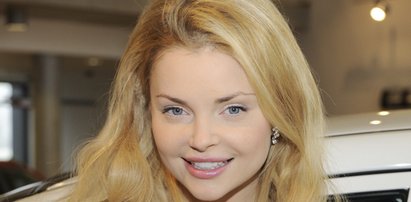 Izabella Miko szokuje kolejnymi dobrymi radami. Róbcie to sobie o poranku! Jest filmik z aktorką w łóżku