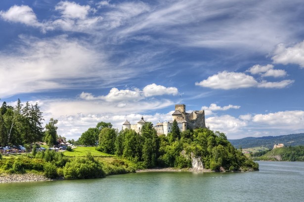 Zamek w Niedzicy nad zalewem czorsztyńskim, Pieniny