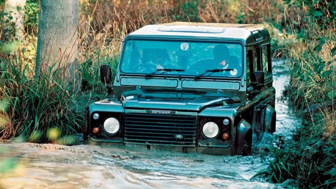 Land Rover Defender: legenda off-roadu