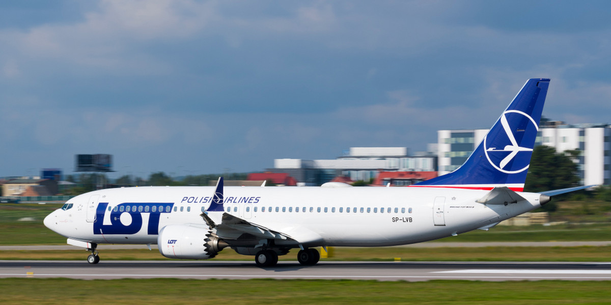PLL LOT i Enter Air to dwie polskie linie lotnicze, które korzystają z Boeingów 737 MAX 8. W ostatnich miesiącach dwie maszyny tego typu rozbiły się w Indonezji i w Etiopii