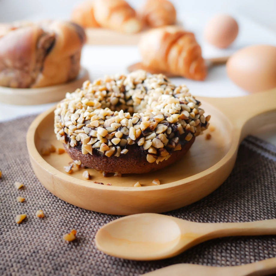 Pączki czekoladowe z orzechami