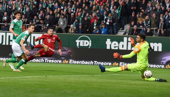 Miloš Veljković i Robert Levandovski