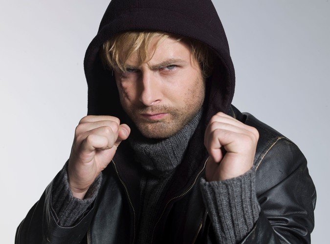 Paweł Małaszyński jako Wiktor w serialu 'Twarzą w twarz'