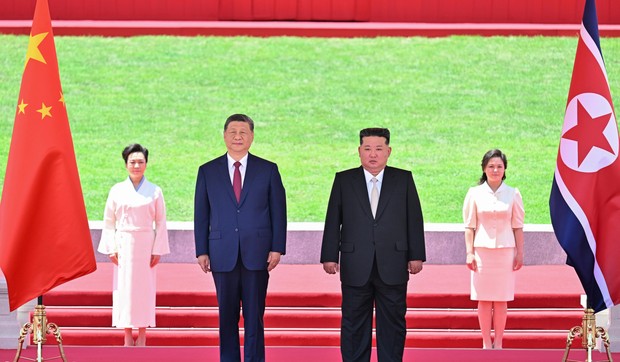 Si Đinping i Kim Džong Un u Pjongjangu 8. juna