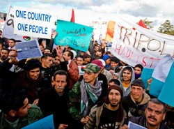 Starcia w Trypolisie. Przeciwnicy Kadafiego wyszli na ulice