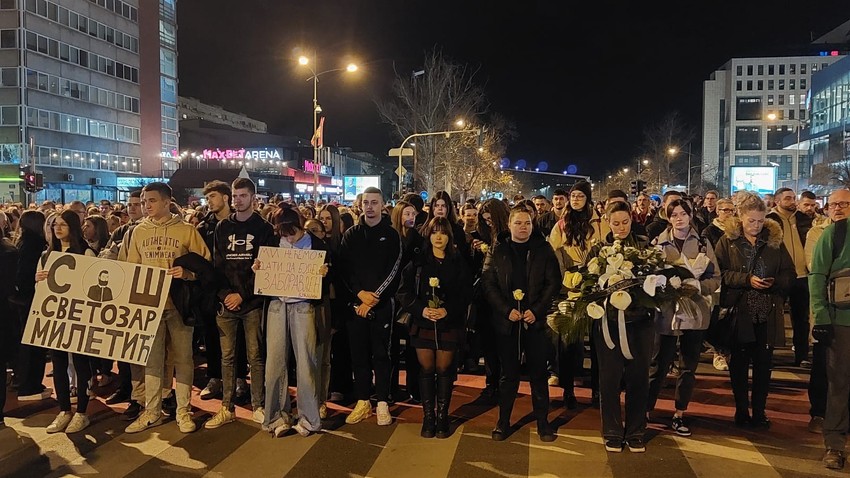 Komemorativna šetnja zbog 16. žrtve u padu nadstrešnice u Novom Sadu