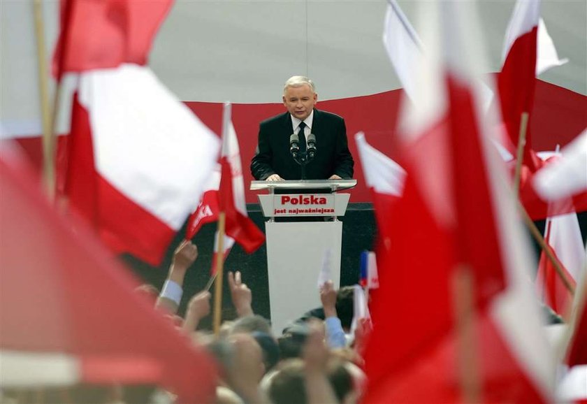 Sondaż: Kaczyński prezydentem w I turze!