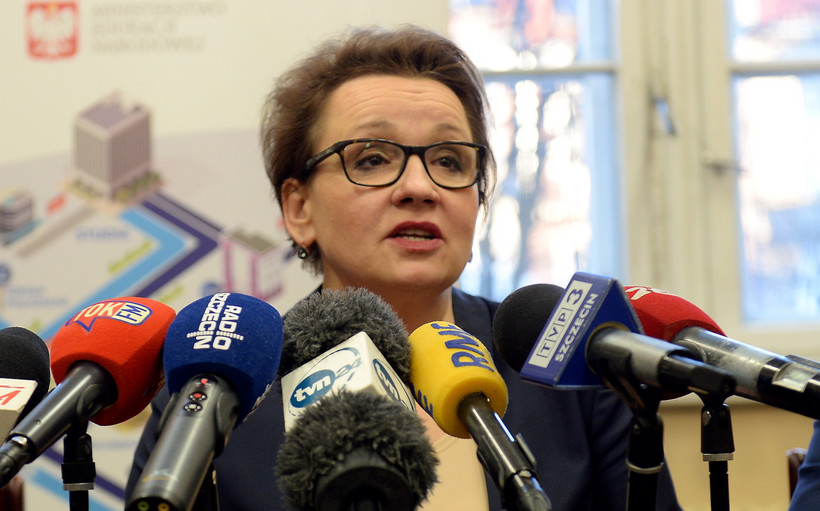 Minister edukacji narodowej Anna Zalewska po spotkaniu w I Liceum Ogólnokształcącym w Szczecinie.