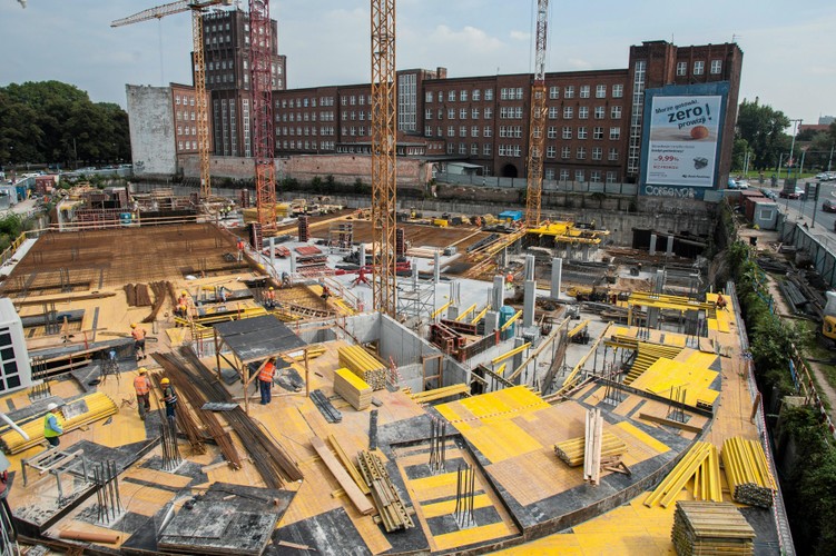 Powierzchnia elewacji OVO Wroclaw, która zostanie pokryta corianem wynosi ponad 7 tys. m kw. Na zdjęciu plac budowy OVO Wroclaw . <br><br>fot. Kornelia Głowacka-Wolf / Agencja Gazeta