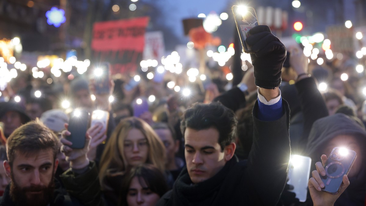Ogromny protest studentów w Belgradzie domaga się odpowiedzialności za tragedię na dworcu w Nowym Sadzie [Źródło: PAP]