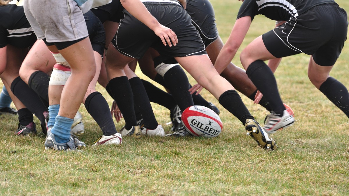 - Czujemy się upokorzone i dyskryminowane - mówią rugbystki z drużyny Ladies Lechia Gdańsk. Zarząd Rugby Club Lechia nie przedłożył w Urzędzie Miasta ich wniosku o stypendium mimo, że dziewczyny zdobyły już cztery Mistrzostwa Polski. Ponadto zawodniczki nieoficjalnie dowiedziały się, że drużyna zostanie zlikwidowana. Zarząd odpiera zarzuty o dyskryminacji, a o powodach likwidacji LLG nie chce mówić publicznie.